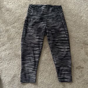 Black and white Capri leggings